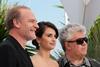 (L-R) Actor Lluis Homar, actress Penelope Cruz and director Pedro Almodovar at the photo call of "Broken Embraces" at the 62nd Cannes Film Festival in Cannes