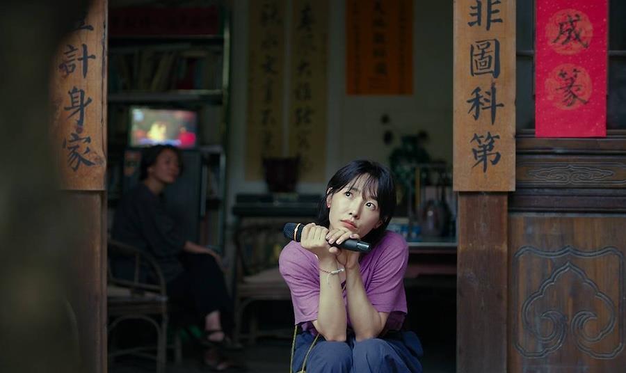 Zhang Lus ‘Gloaming in Luomu’ wins the Busan Prize for the best film, Shu Qi takes the best director for ‘Girl’. Zhang Lus ‘Gloaming in Luomu’ wins the Busan Prize for the best film, Shu Qi takes the best director for ‘Girl’.