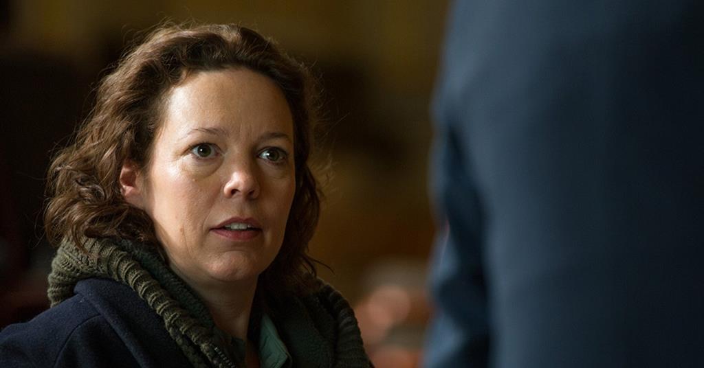 Olivia Colman Will Replace Claire Foy on 'The Crown' - Who Plays Queen  Elizabeth II on 'The Crown'?