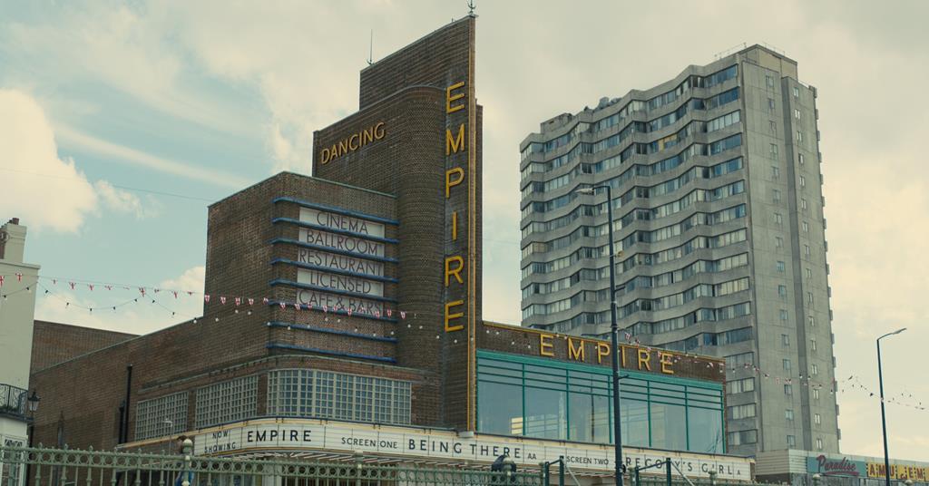 1387061_empireoflight_178_05.15.01.22_2.