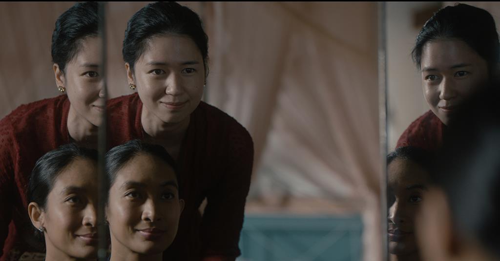 ‘Sebelum, Sekarang Dan Kemudian’ memenangkan hadiah pertama di Asia Pacific Screen Awards |  Berita