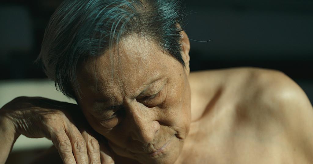 王兵执导的《黑衣人》将于 2023 年 Doclisboa 开幕