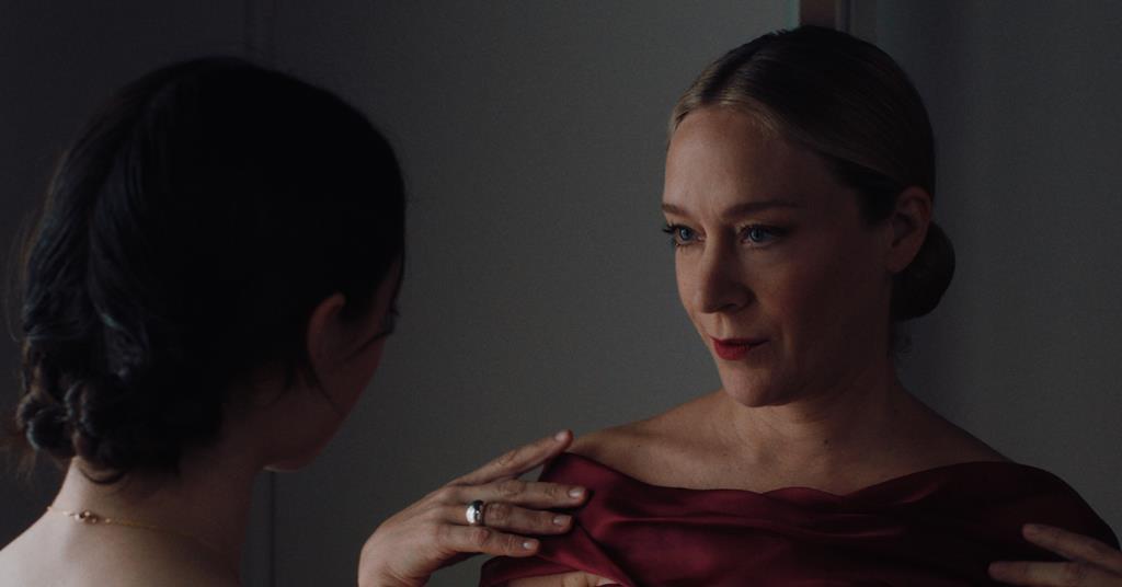 Chloë Sevigny, Claes Bang TIFF buổi ra mắt 'Bonjour Tristesse' đạt được thỏa thuận tại Hoa Kỳ, bán hàng lãnh thổ