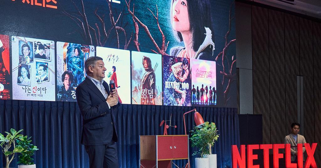 Ted Sarandosは、Netflixの25億ドルに倍増するNetflixに先立って「韓国のストーリーテリングの力」を称賛しています