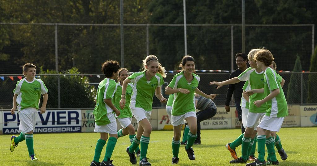 Cool kids don t cry to get norwegian remake news screen