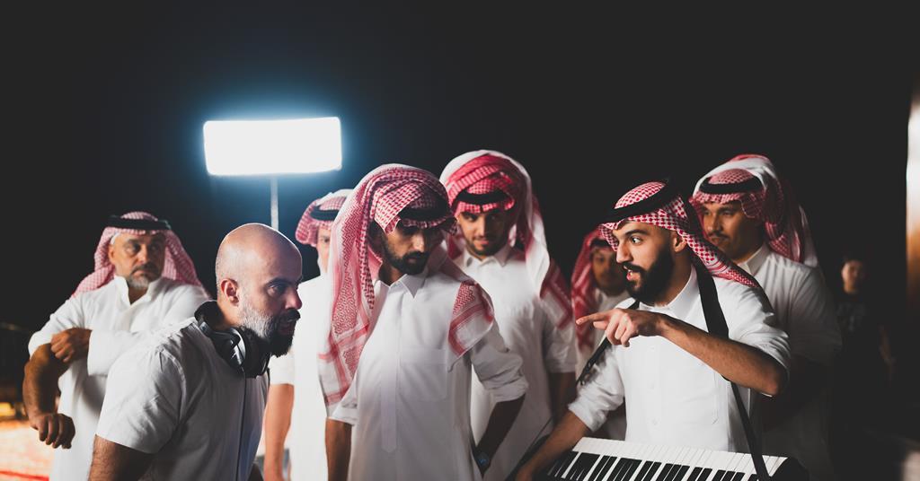 “ฉันไม่ชอบอยู่ในโซนปลอดภัยเมื่อพูดถึงเนื้อหา”: ผู้กำกับ Abdulaziz Almuzaini พูดถึงถ้อยคำเสียดสีซาอุดีอาระเบีย 'Lail Nahar'