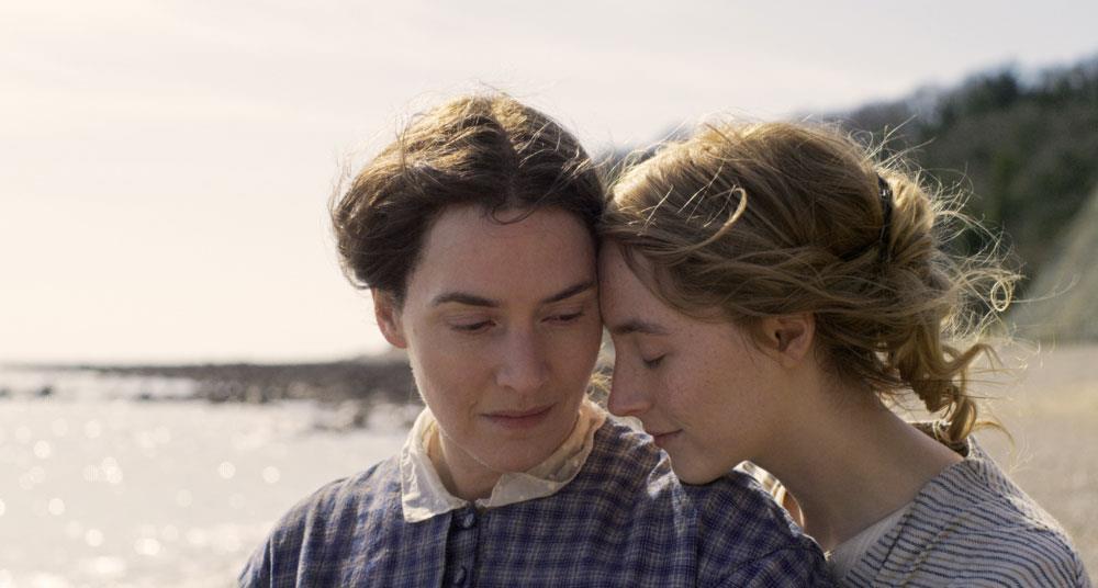 Lần đầu nhìn Kate Winslet, Saoirse Ronan trong phim tình cảm lãng mạn 'Ammonite' (độc quyền)