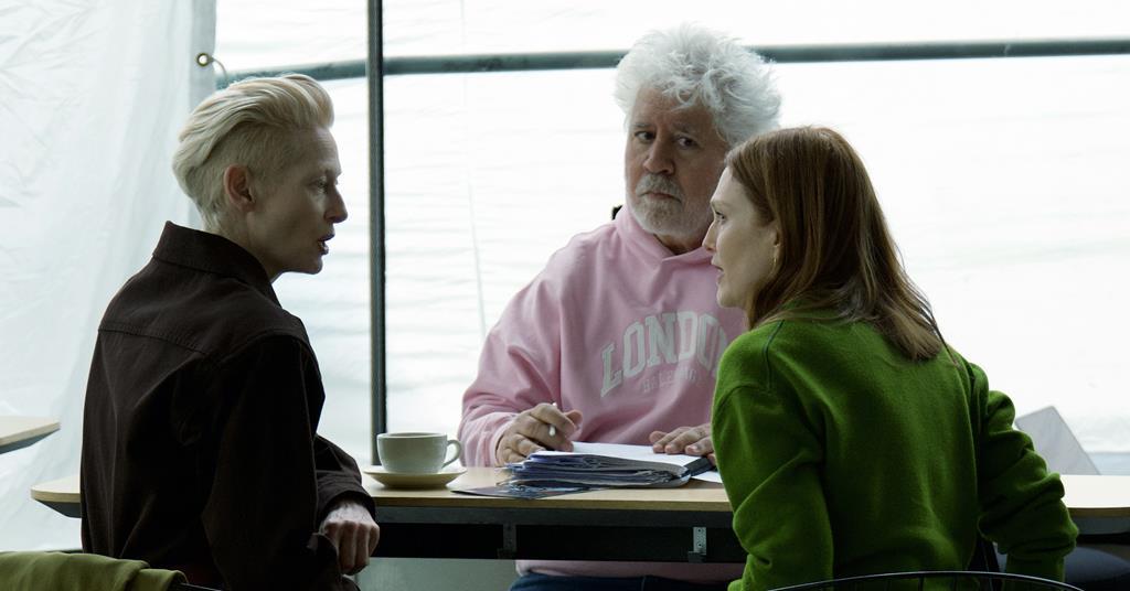 蒂爾達·斯文頓 (Tilda Swinton) 談到佩德羅·阿爾莫多瓦 (Pedro Almodovar) 的《隔壁的房間》中一位垂死作家的角色：“這是為我的接線而寫的”