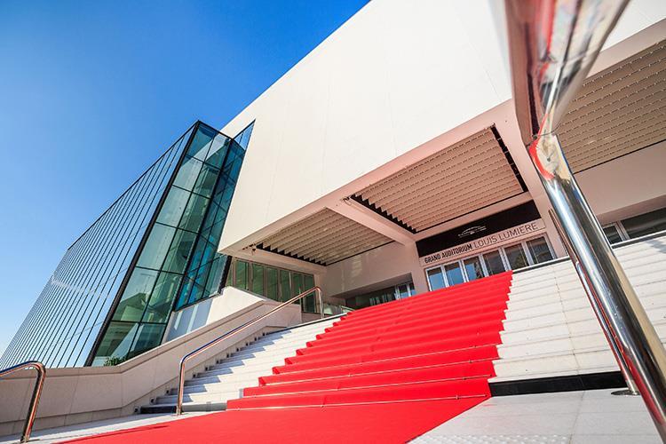 Cannes closing ceremony to continue despite the mass stream in southern France