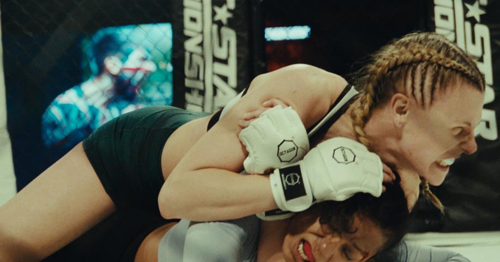 Việc tạo ra 'Tramp', một bộ phim thể thao đột phá khám phá MMA và làm mẹ