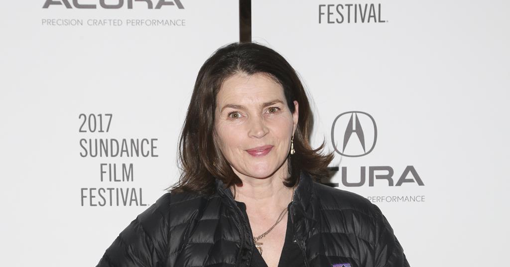 CAA phản hồi những tuyên bố 'vô căn cứ' sau khi Julia Ormond kiện về cáo buộc tấn công Harvey Weinstein