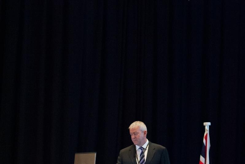 Chinese delegation visits Pinewood Features Screen