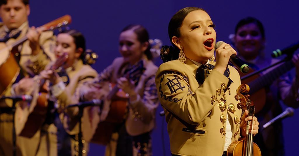 'Đi học ở Mariachi': Đánh giá Sundance