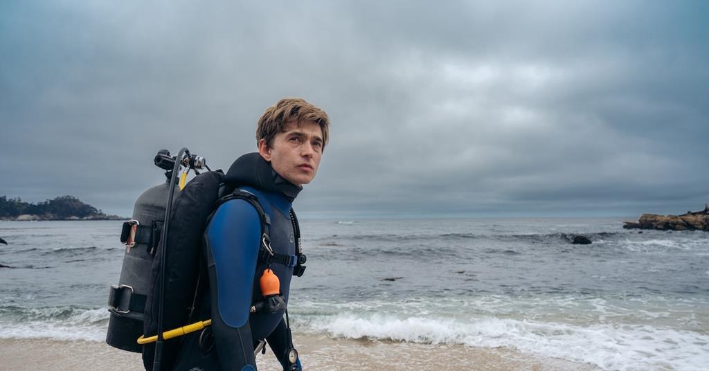 ‘Whalefall’ review: Breathless survival thriller puts a terrific Austin ...