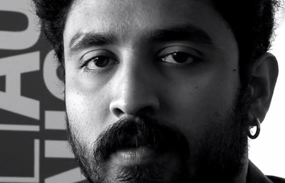 Ikki erkak egizaklar bilan jinsiy aloqada bolgan video