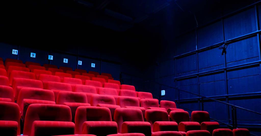 Cinemark cho biết họ sẽ tiếp tục mở các trang web ở Mỹ bất chấp sự hỗn loạn của Hollywood