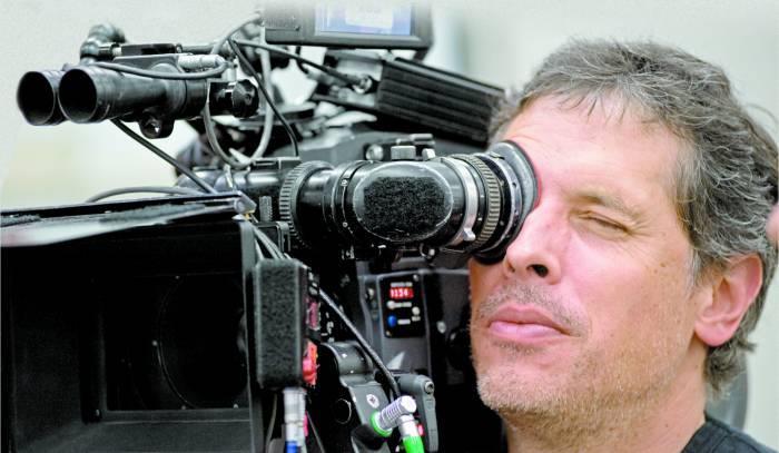 Topic To Finance Rodrigo Prieto Debut From La La Land Producer News Screen
