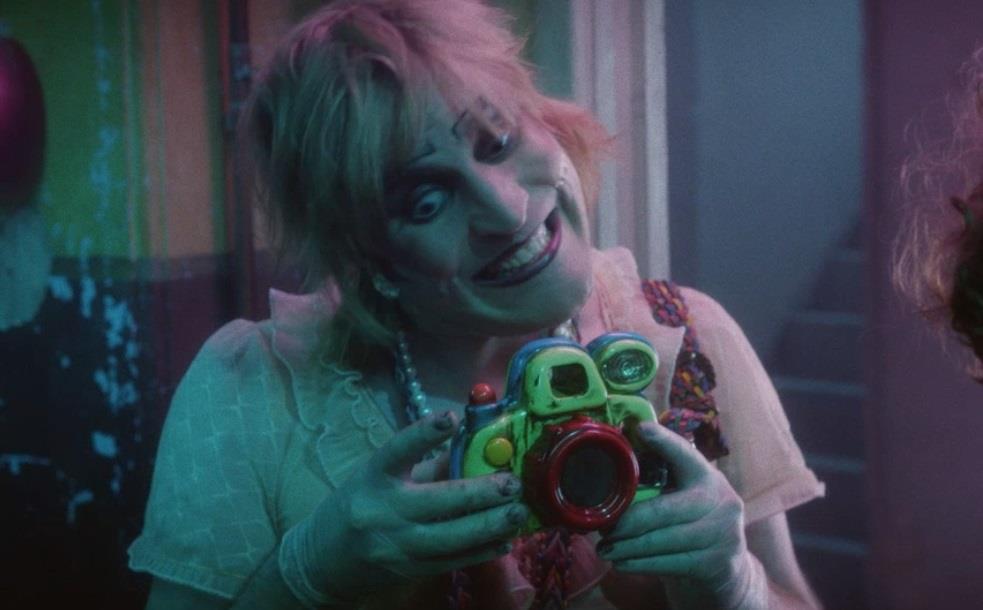 Dark Comedy Set The Thames On Fire Sets Uk Release Date News Screen