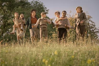 THE RAILWAY CHILDREN RETURN - Photo courtesy of STUDIOCANAL - Credit Jaap Buitendijk (Updated)