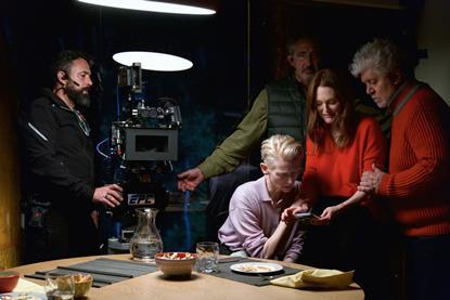 008_BACKSTAGE_HD