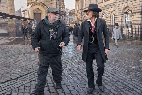 Guillermo del Toro and Oscar Isaac on the set of 'Frankenstein'