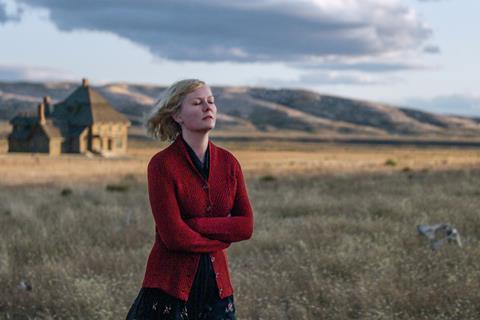 TPOTD_Kirsten Dunst_0379_Credit 2021 Cross City Films Limited-Courtesy of Netflix