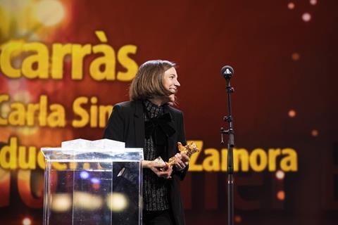Carla Simon winning the 2022 Berlinale Golden Bear