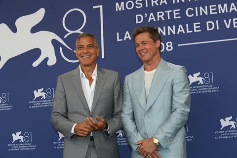 96401-PHOTOCALL_-_WOLFS_-_George_Clooney_and_Brad_Pitt__Credits_Giorgio_Zucchiatti_La_Biennale_di_Venezia-Foto_ASAC_