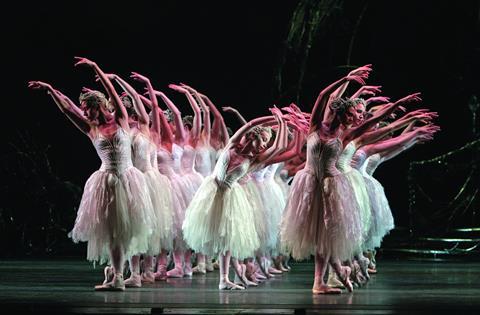 Alternative content shown at CineExpo included the Royal Opera House's Swan Lake in 3D