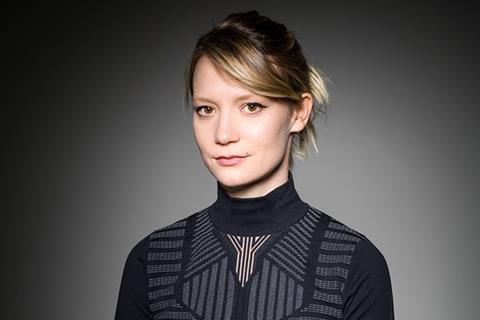 Mia Wasikowska