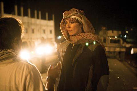 Kathryn_Bigelow_on_The_Hurt_Locker_set.jpg