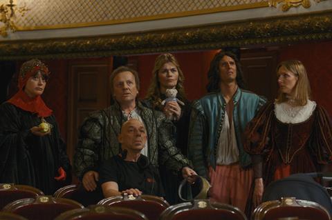 DeLaComedieFrancaise_VO_TIFF-16bits_3840x2160_EC_Rec709G24_20251215_Photogramme-00762292 (1)