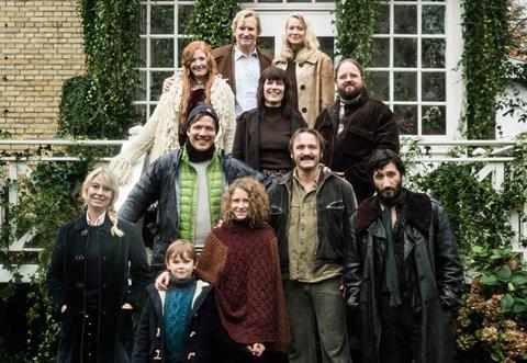 The Commune behind the scenes