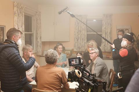 BTS_Director, Colm Bairéad talks through a scene with cast_4742