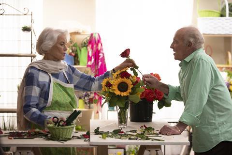 Ellen Burstyn and James Caan in 'Queen Bees'