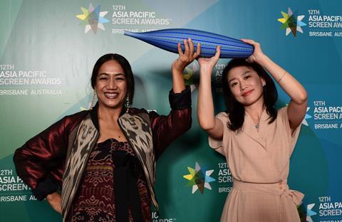 APSA_Ceremony_L-R 2018 International Jury Member Nia Dinata with Oh Jung-Mi, Screenwriter of 2018 Jury Grand Prize winning film Burning