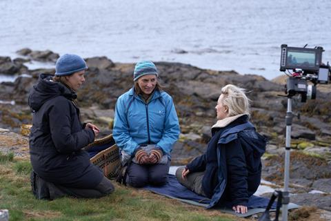 Nora Fingscheidt, Saskia Reeves and Saoirse Ronan on set of 'The Ourtun'