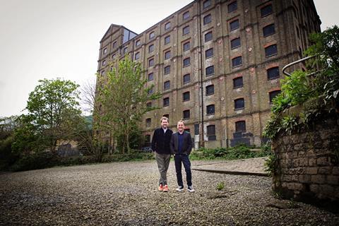 Damian Keogh, Simon Vaughn