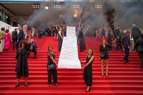 Protest on 'Holy Spider' Cannes red carpet
