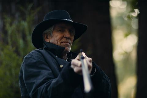 Eric Roberts in '5 Outlaws'