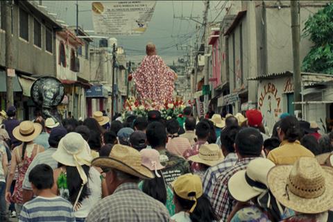 The ‘Las Damas Que Pasan’ sequence in 'Emilia Perez'