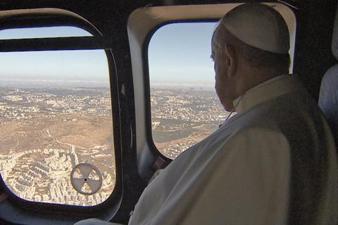 IN VIAGGIO - Official still Papa Francesco