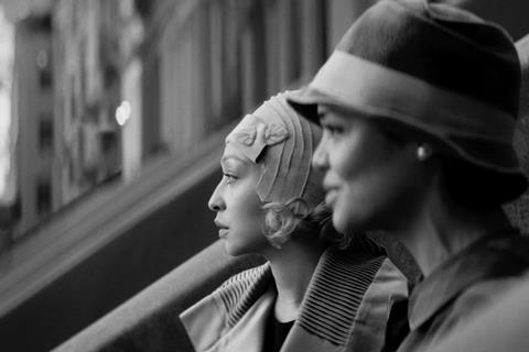 Passing_Sc 71_Clare (Ruth Negga) and Irene (Tessa Thompson) on the Stoop Reverse Angle_CR2