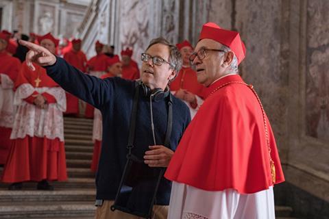 The Two Popes_Fernando Meirelles and Jonathan Pryce_credit Peter Mountain