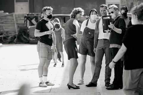 Kenneth Branagh with cast (including Caitriona Balfe and Jamie Dornan) and crew of Belfast_Credit Rob Youngson:Focus Features