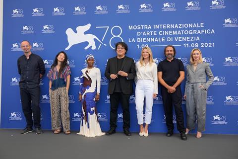 64306-PHOTOCALL_-_VENEZIA78_JURY__Credits_La_Biennale_di_Venezia_-_Foto_ASAC__ph_Andrea_Avezz_____2_