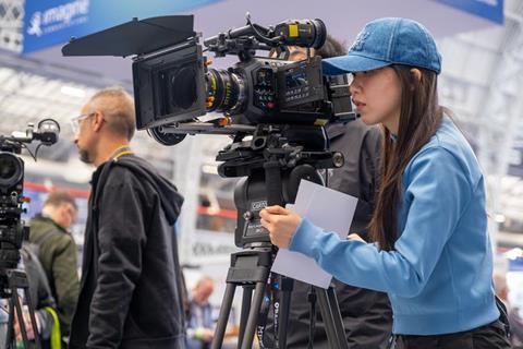 1474769__xt42640_388825